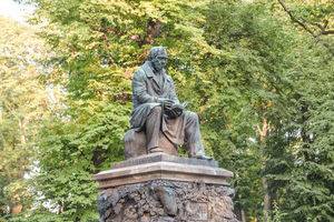 Памятник И. А. Крылову